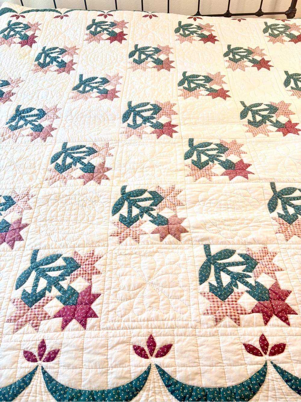 Vintage Handmade Hand Stitched Cottagecore Farmhouse quilt Queen